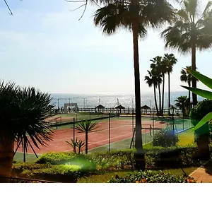 Mansion Alhamar - 2 Bedroom, Frontline Beach, Mountain Views, Full Size Pool, Tennis Courts, Close To Shops, On-site Bar & Chiringuito España